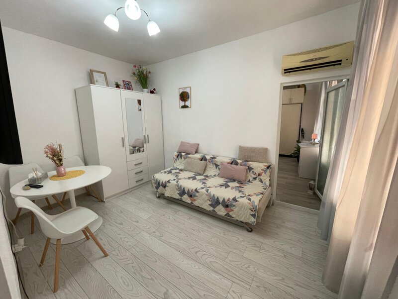 Piata Unirii, apartament 2 camere in vila, ideal investitie,